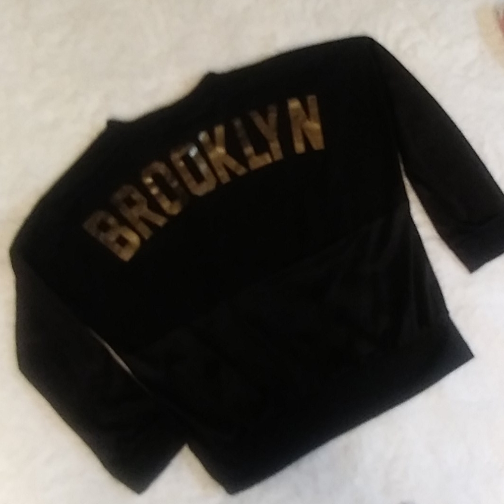 Black quarter sleeved top